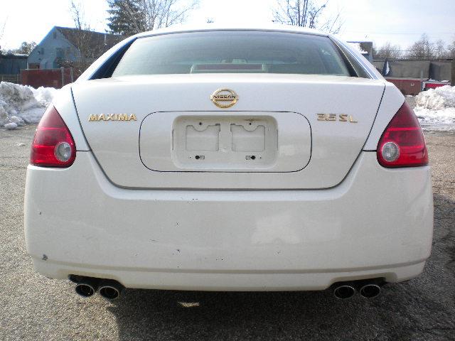2004 Nissan Maxima SE