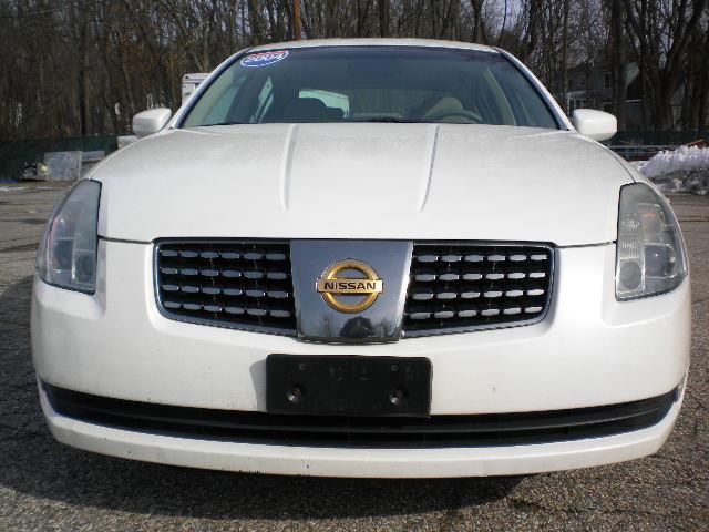 2004 Nissan Maxima SE