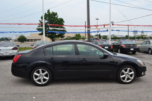 2004 Nissan Maxima SE