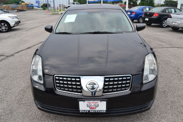 2004 Nissan Maxima SE