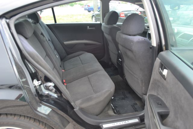 2004 Nissan Maxima SE