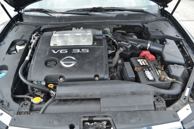 2004 Nissan Maxima SE