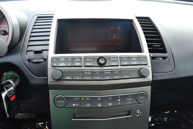 2004 Nissan Maxima SE