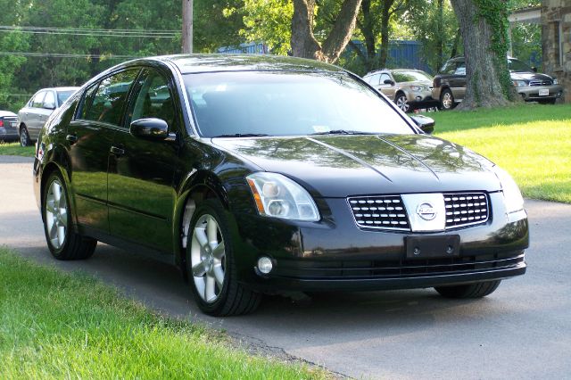 2004 Nissan Maxima SE
