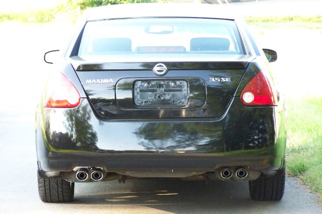 2004 Nissan Maxima SE