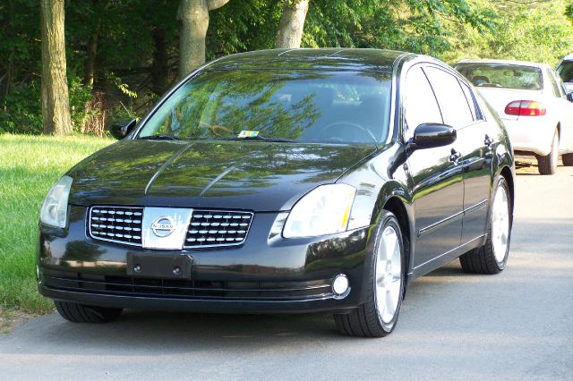2004 Nissan Maxima SE