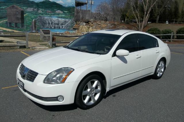 2004 Nissan Maxima SE