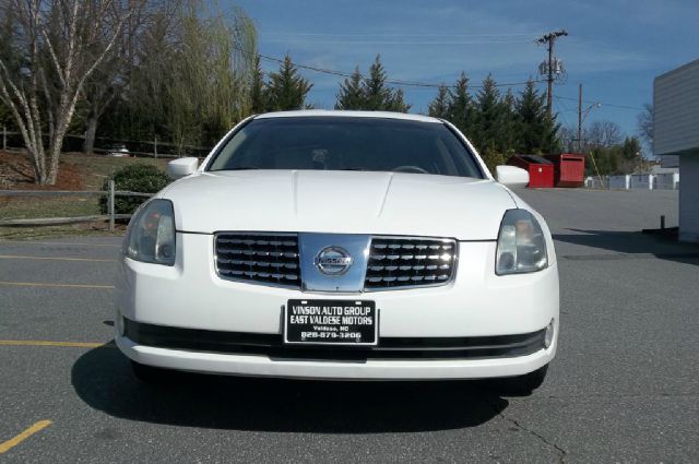2004 Nissan Maxima SE