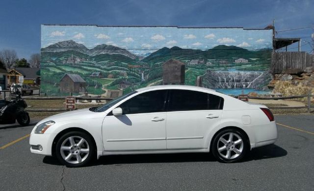 2004 Nissan Maxima SE
