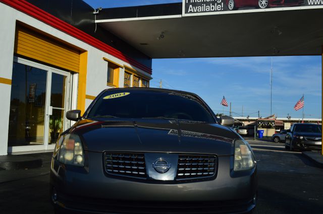 2004 Nissan Maxima SE