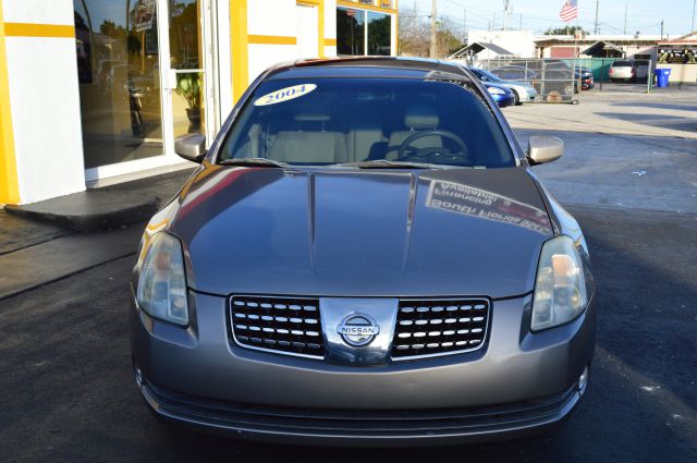 2004 Nissan Maxima SE