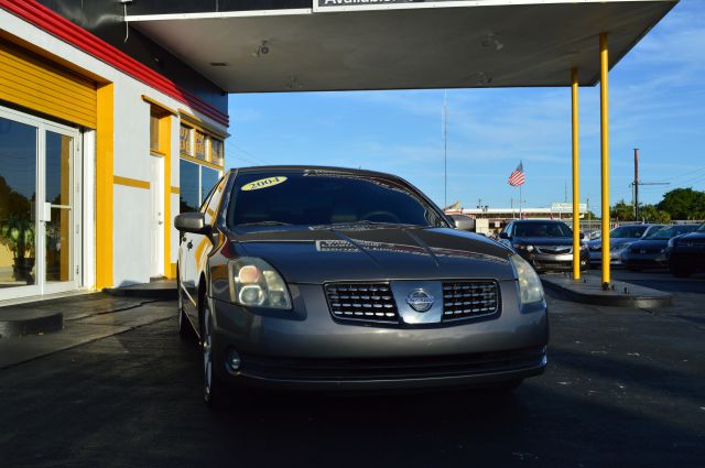 2004 Nissan Maxima SE