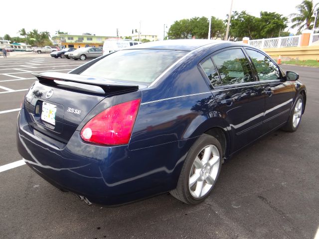 2004 Nissan Maxima SE