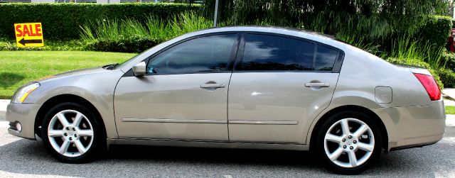 2004 Nissan Maxima SE
