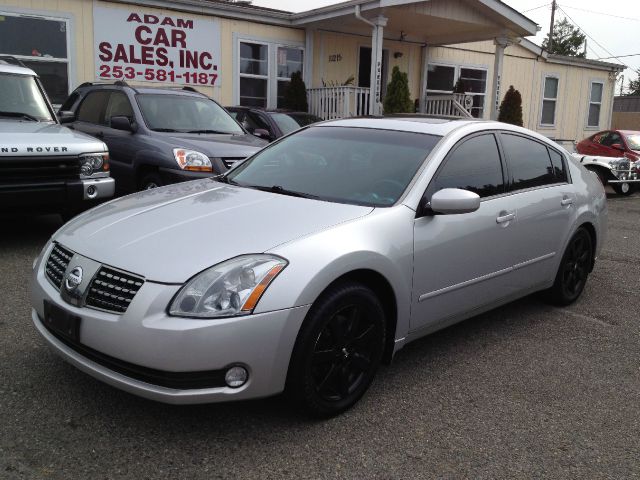 2004 Nissan Maxima SE