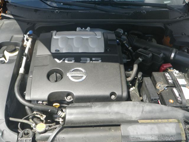 2004 Nissan Maxima SE