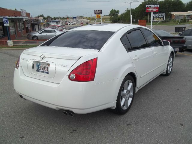 2004 Nissan Maxima SE