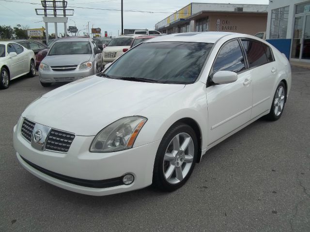 2004 Nissan Maxima SE