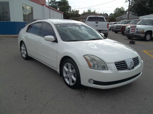 2004 Nissan Maxima SE
