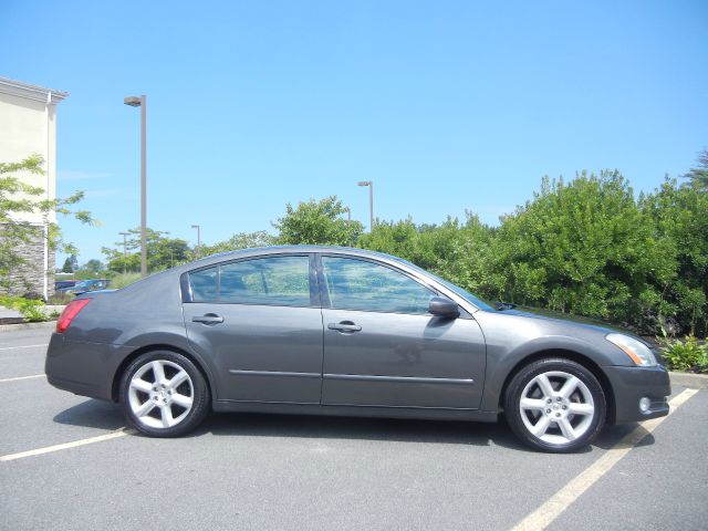 2004 Nissan Maxima SE