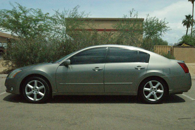 2004 Nissan Maxima SE