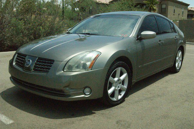 2004 Nissan Maxima SE