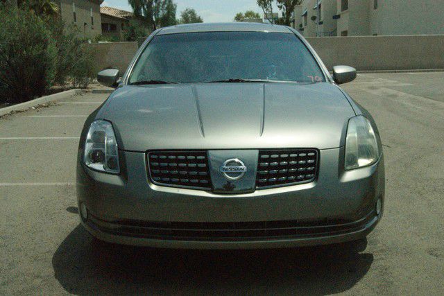 2004 Nissan Maxima SE