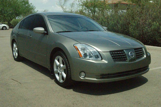 2004 Nissan Maxima SE
