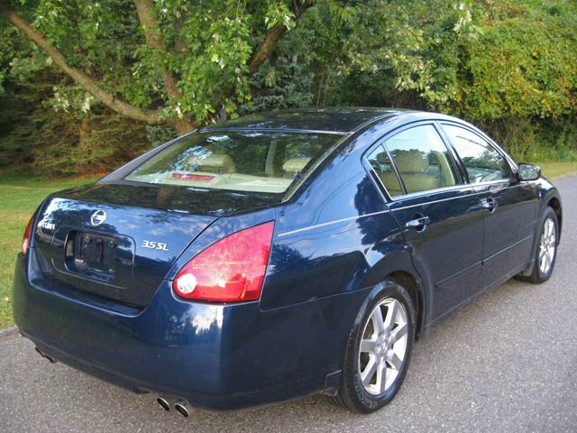 2004 Nissan Maxima ST Pickup 4D 5 1/2 Ft