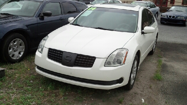 2004 Nissan Maxima SE