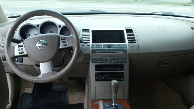 2004 Nissan Maxima SE