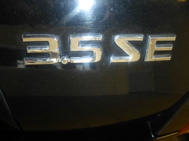 2004 Nissan Maxima SE