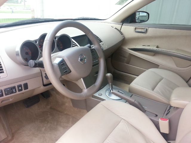 2004 Nissan Maxima Level 3- 4dr