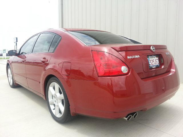 2004 Nissan Maxima Level 3- 4dr