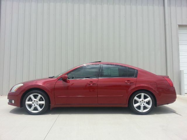 2004 Nissan Maxima Level 3- 4dr