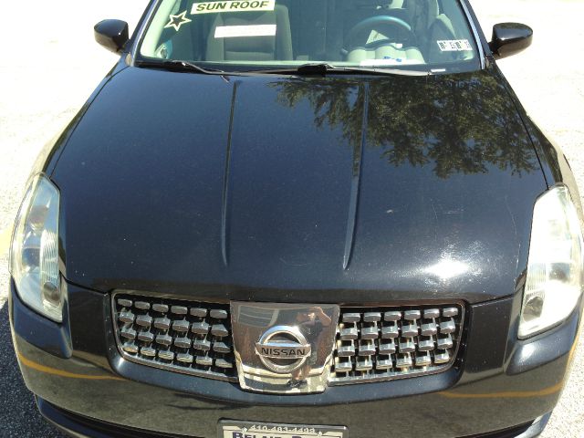 2004 Nissan Maxima SE