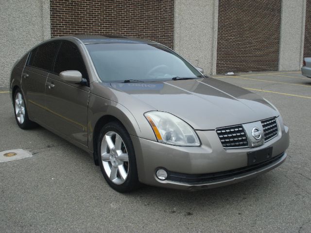 2004 Nissan Maxima SE