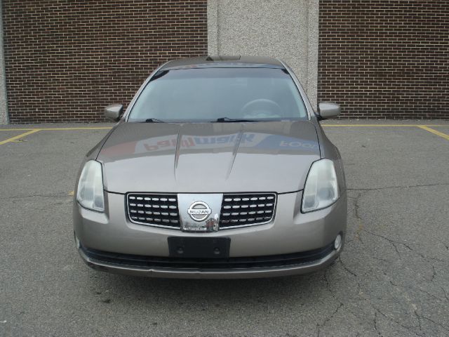 2004 Nissan Maxima SE