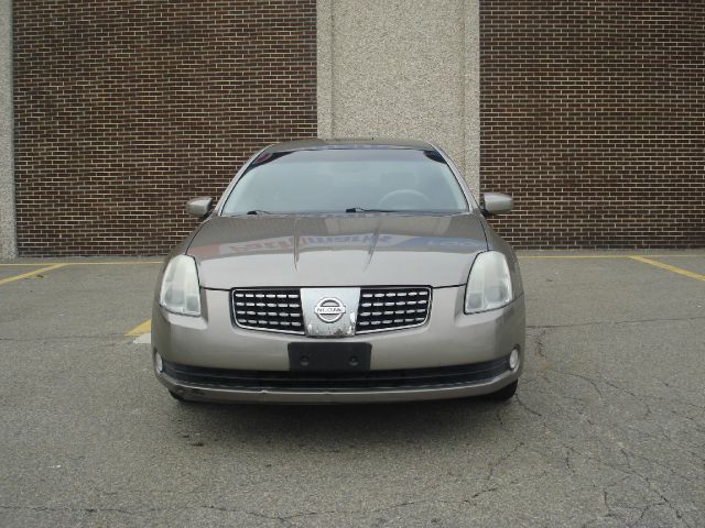 2004 Nissan Maxima SE