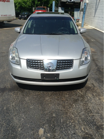 2004 Nissan Maxima SE