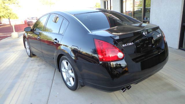 2004 Nissan Maxima SE