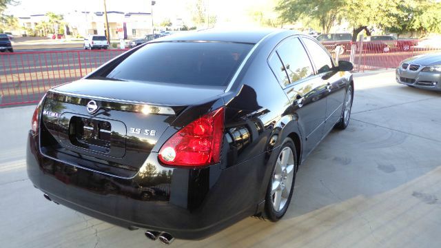 2004 Nissan Maxima SE