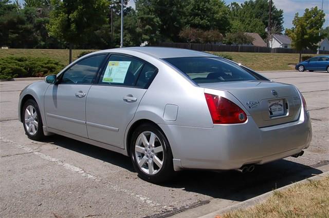 2004 Nissan Maxima 3