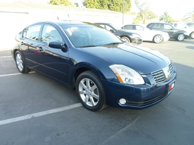 2004 Nissan Maxima SE