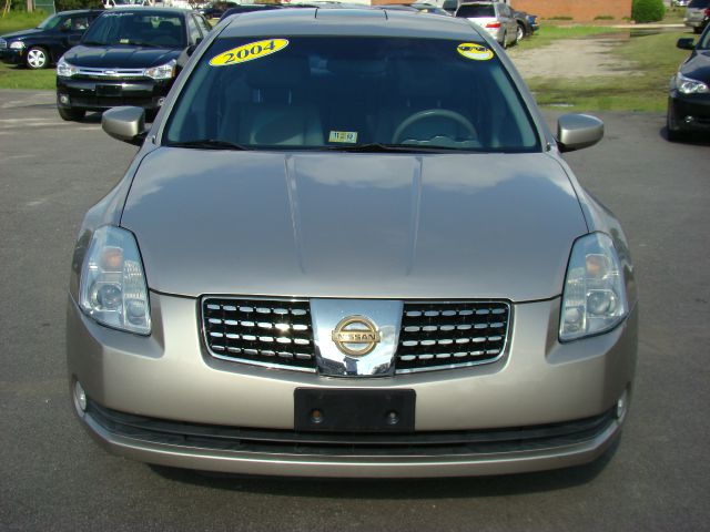2004 Nissan Maxima SE