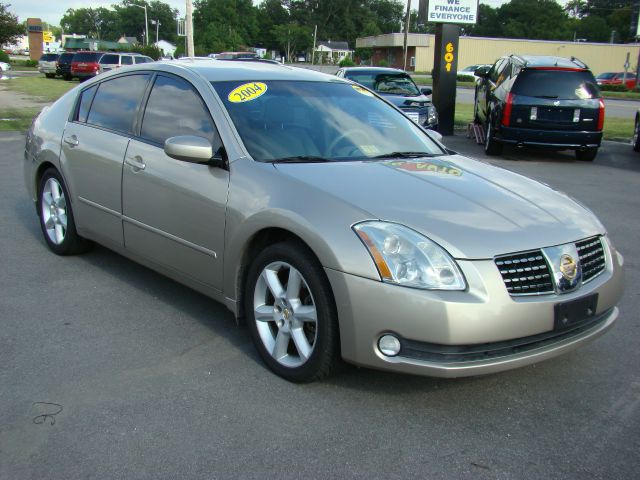 2004 Nissan Maxima SE