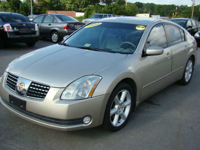 2004 Nissan Maxima SE