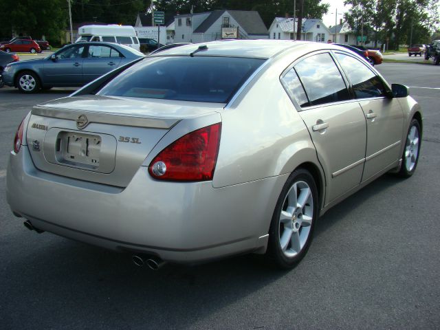 2004 Nissan Maxima SE