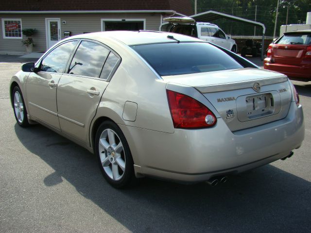 2004 Nissan Maxima SE