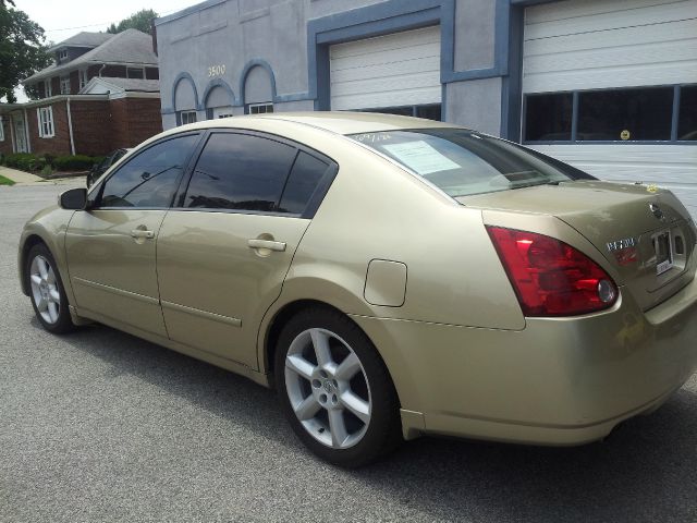 2004 Nissan Maxima SE